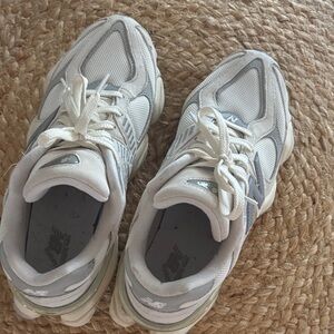 New Balance Off-White and Light Gray Sneakers 9060 Sz 8.5